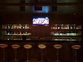 The Long Island (Pub & Bar)